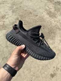 Кросівки Adidas Yeezy Boost 350 v2 Black Reflective Laces (42)