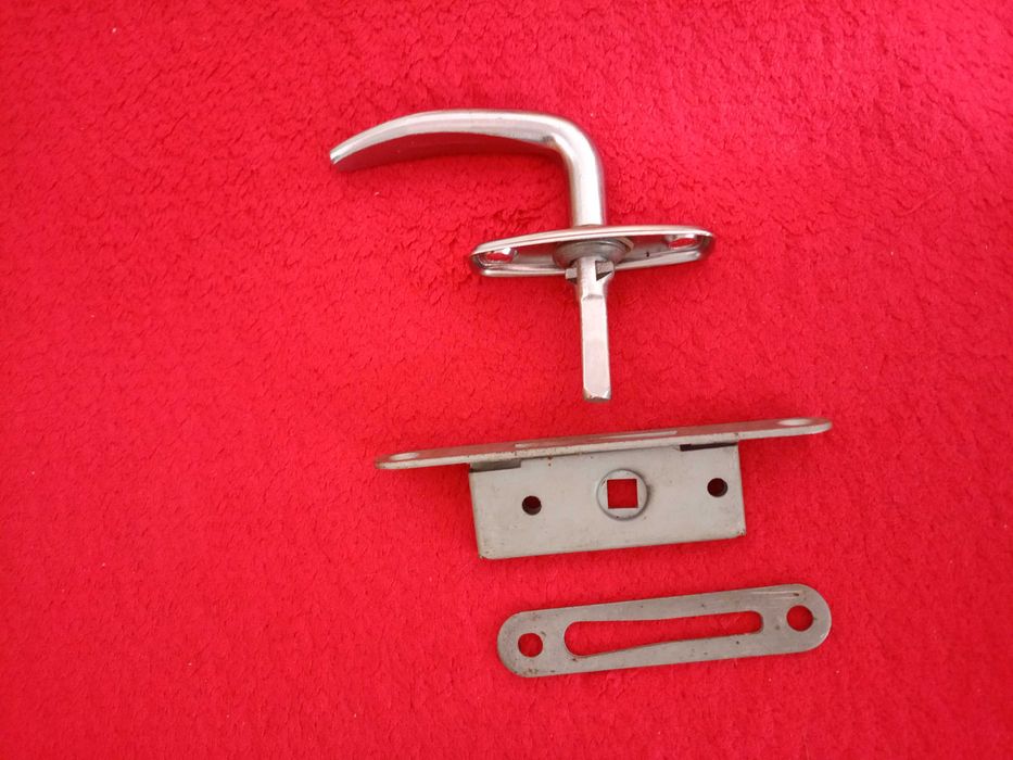 Фурнитура.ручки на окна и двери балконные.