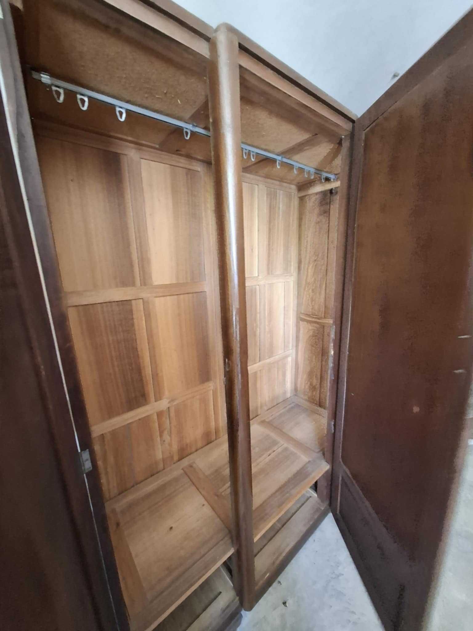 Roupeiro de 3 portas