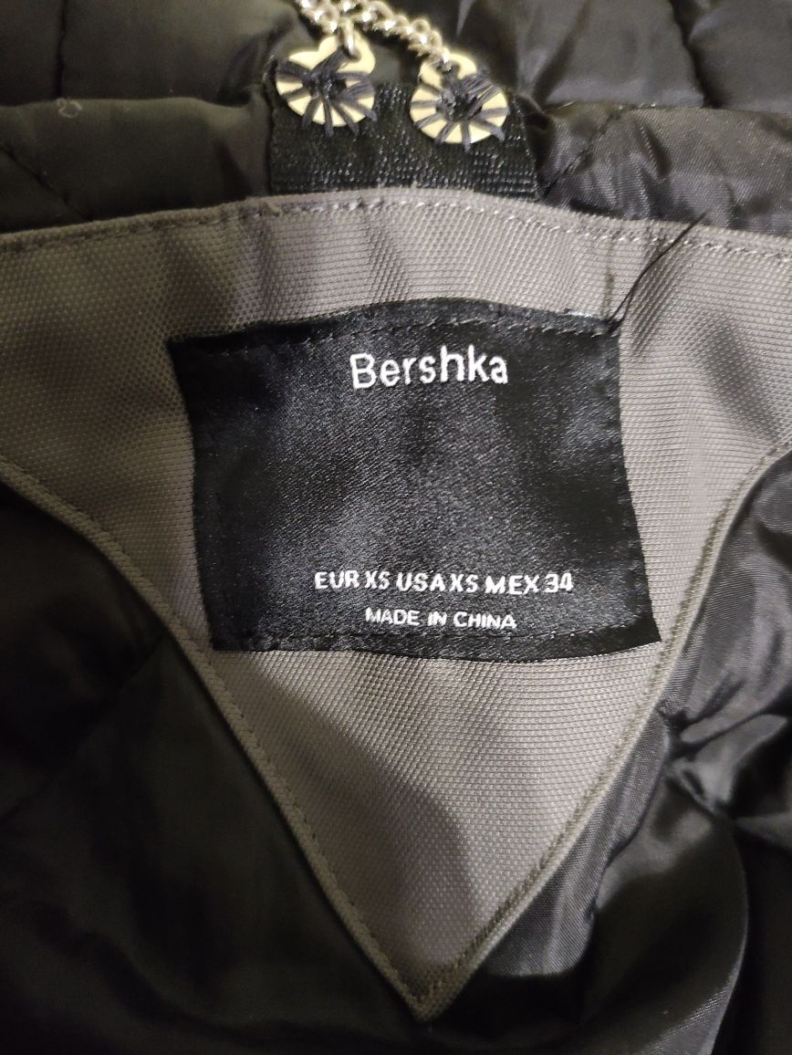 Крутая подростковая куртка парка Bershka 158-164 см