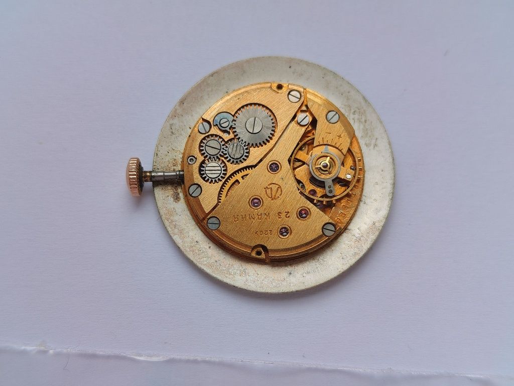 Продам механізми золоті годинники СРСР