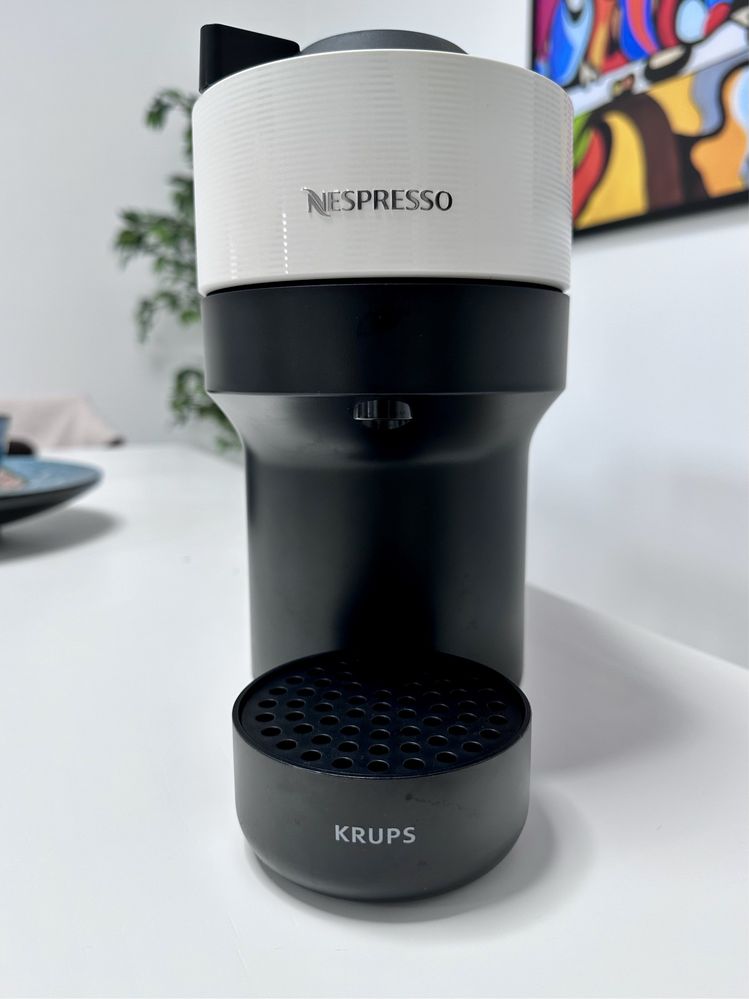 Nespresso Vertuo semi nova