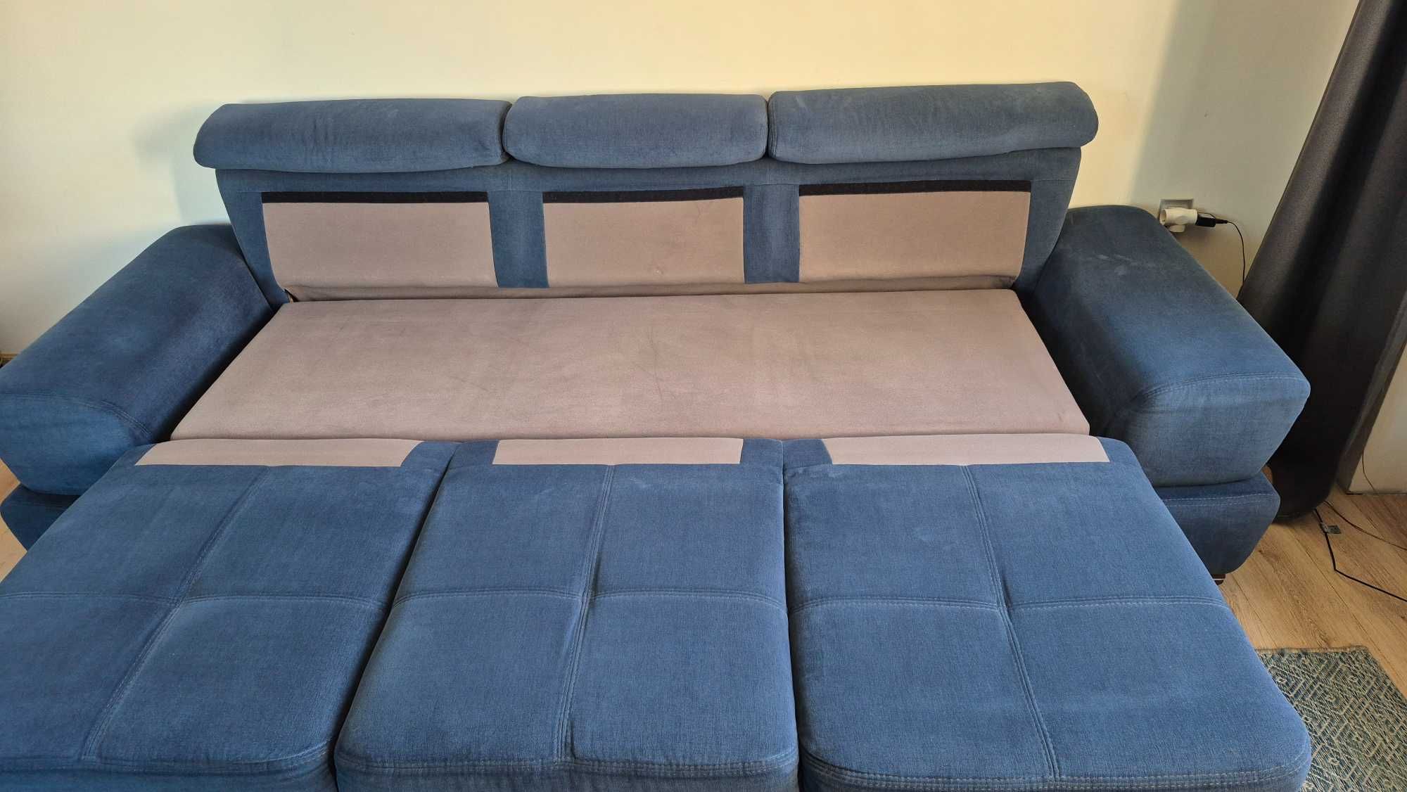 Sofa 3 osobowa,rozkładana z regulowanym zagłówkiem  z pufą Gala ,Agata