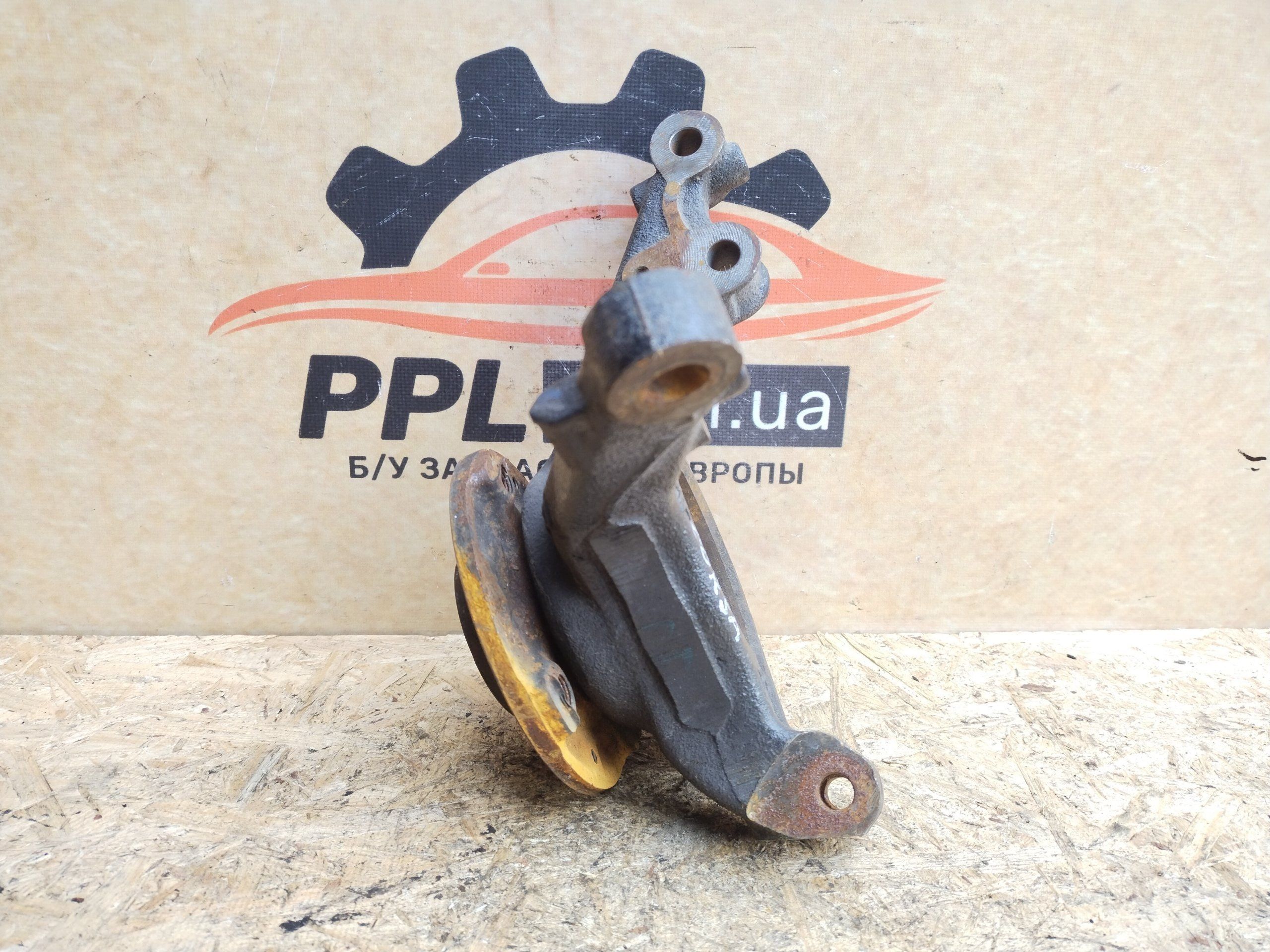 Opel Corsa F 19- ступица поворотный кулак левый передний 9826780480