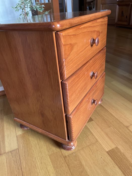 Par de mesas de cabeceira