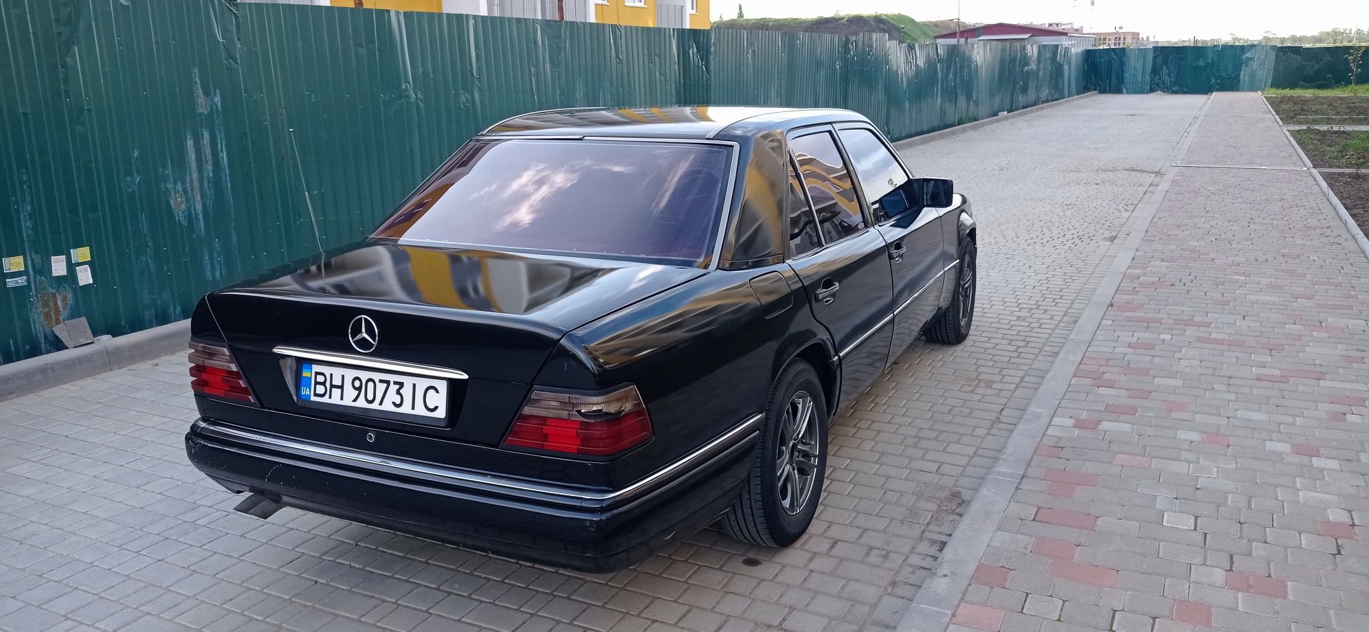 Mercedes E300 W124