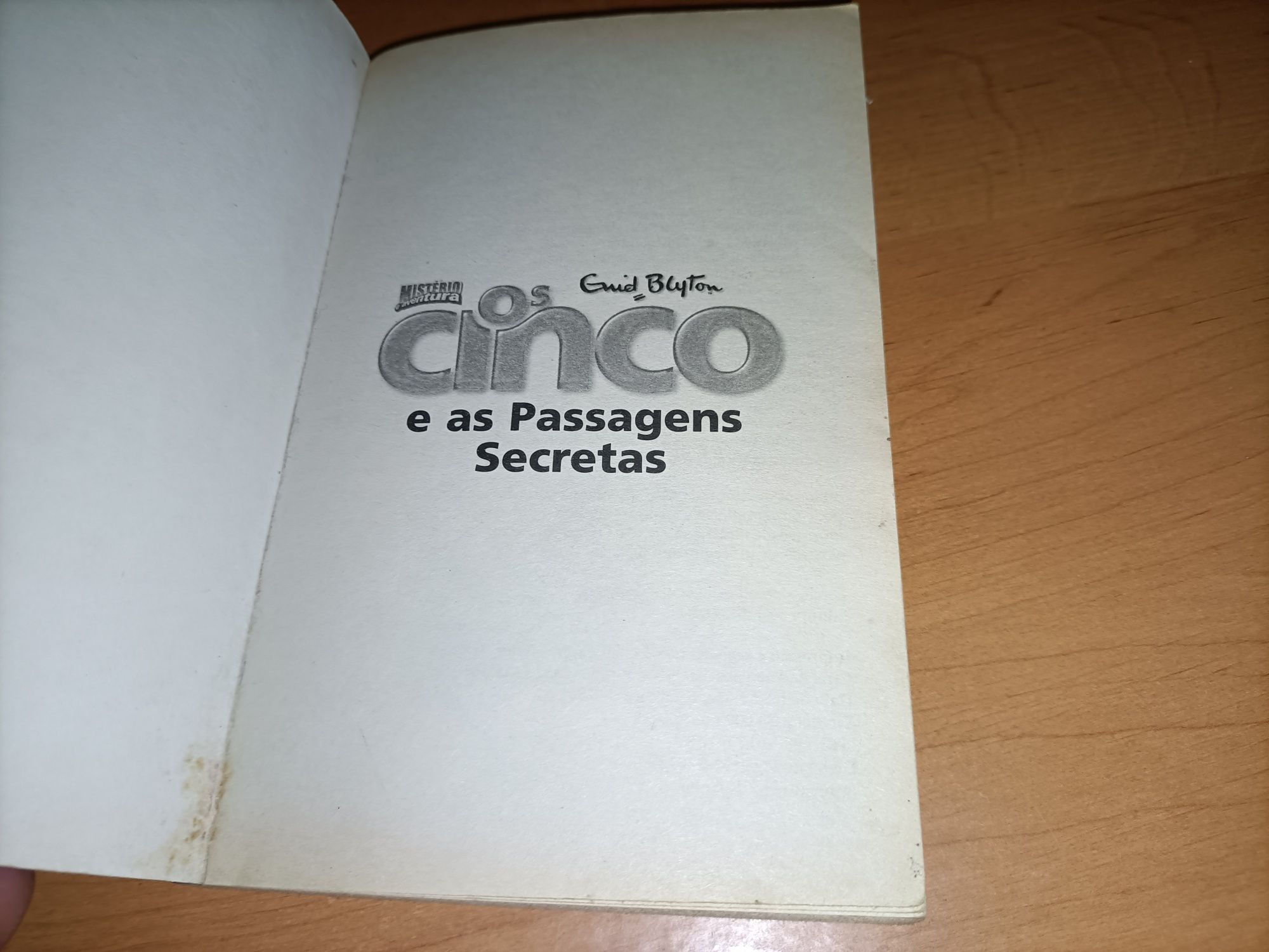 Os cinco e as passagens secretas