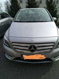 Mercedes-Benz B180