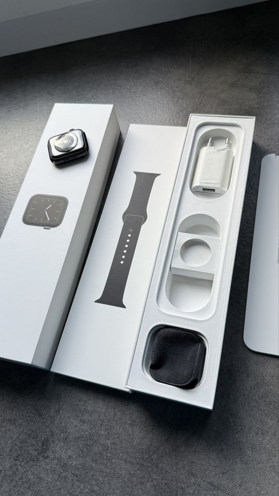 Apple watch 5 gps cellular 44 mm