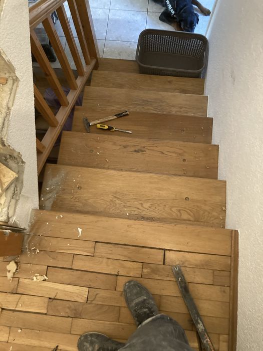 Kompleksowa Renowacja i Naprawa Schodów Drewnianych