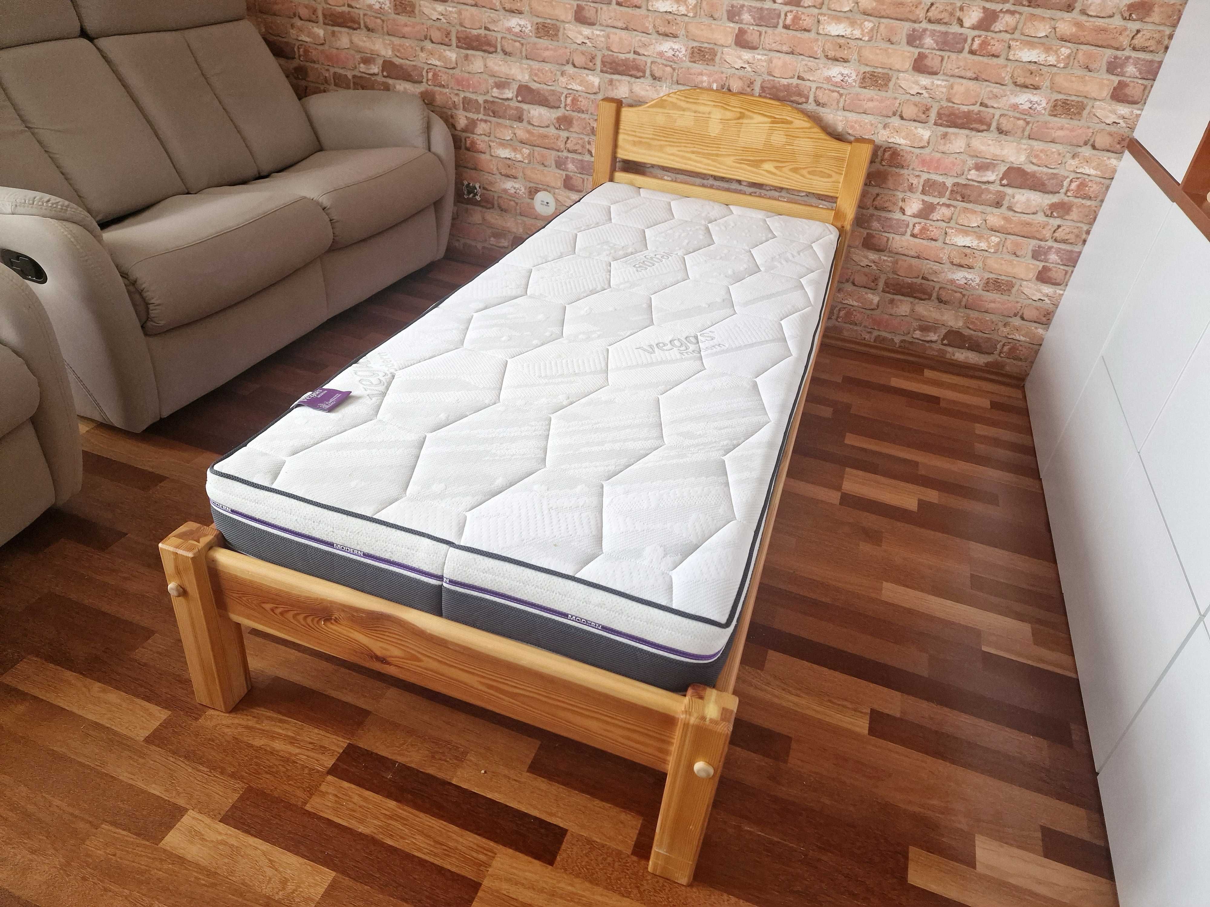 Łóżko sosnowe z drewna 80x190 z materacem ortopedycznym w super stanie