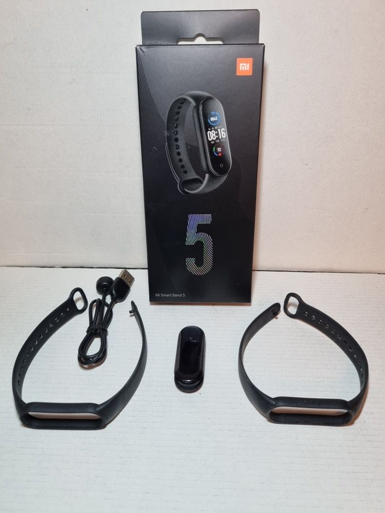 Фитнес-трекер (браслет, часы) Xiaomi Mi Smart Band 5 Global