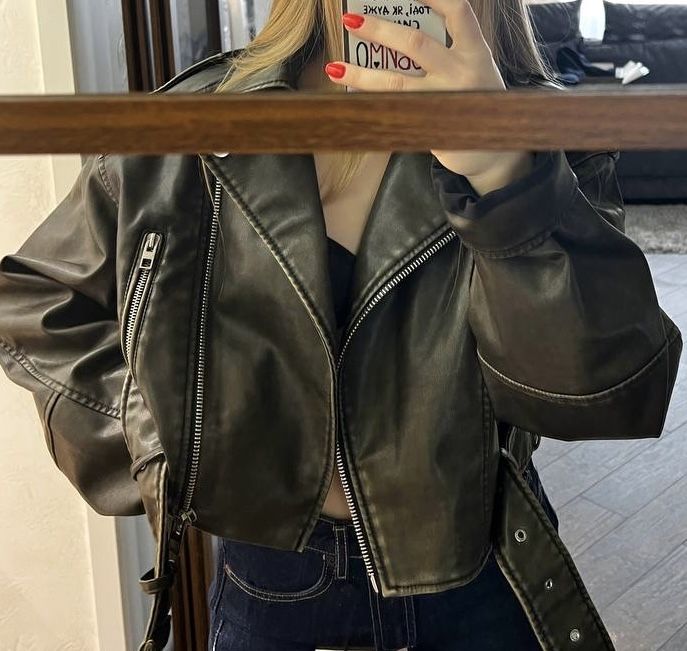 Вкорочена куртка зі штучної шкіри Zara ,овкрсайз,нова
