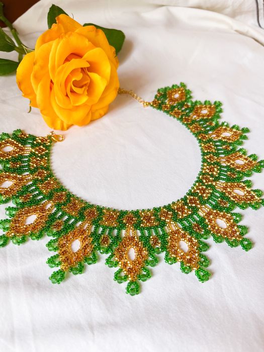 Силянка із бісеру, кольє