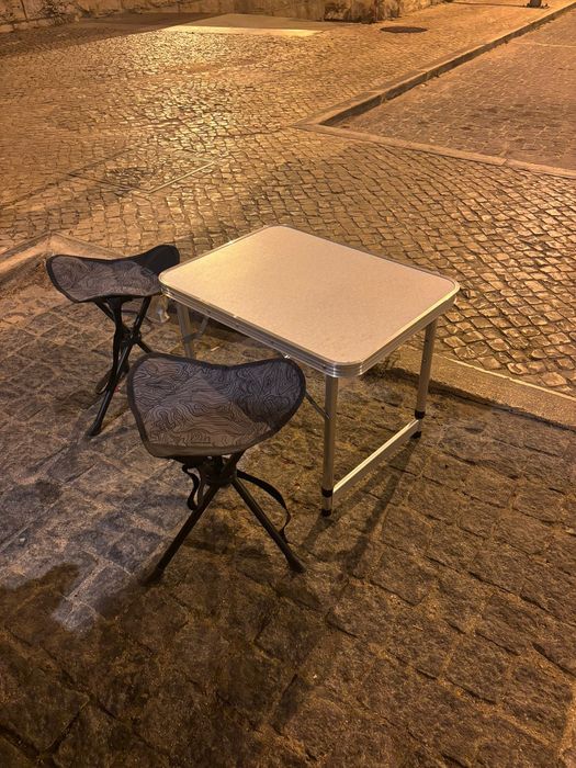Conjunto de mesa e cadeiras exteriores