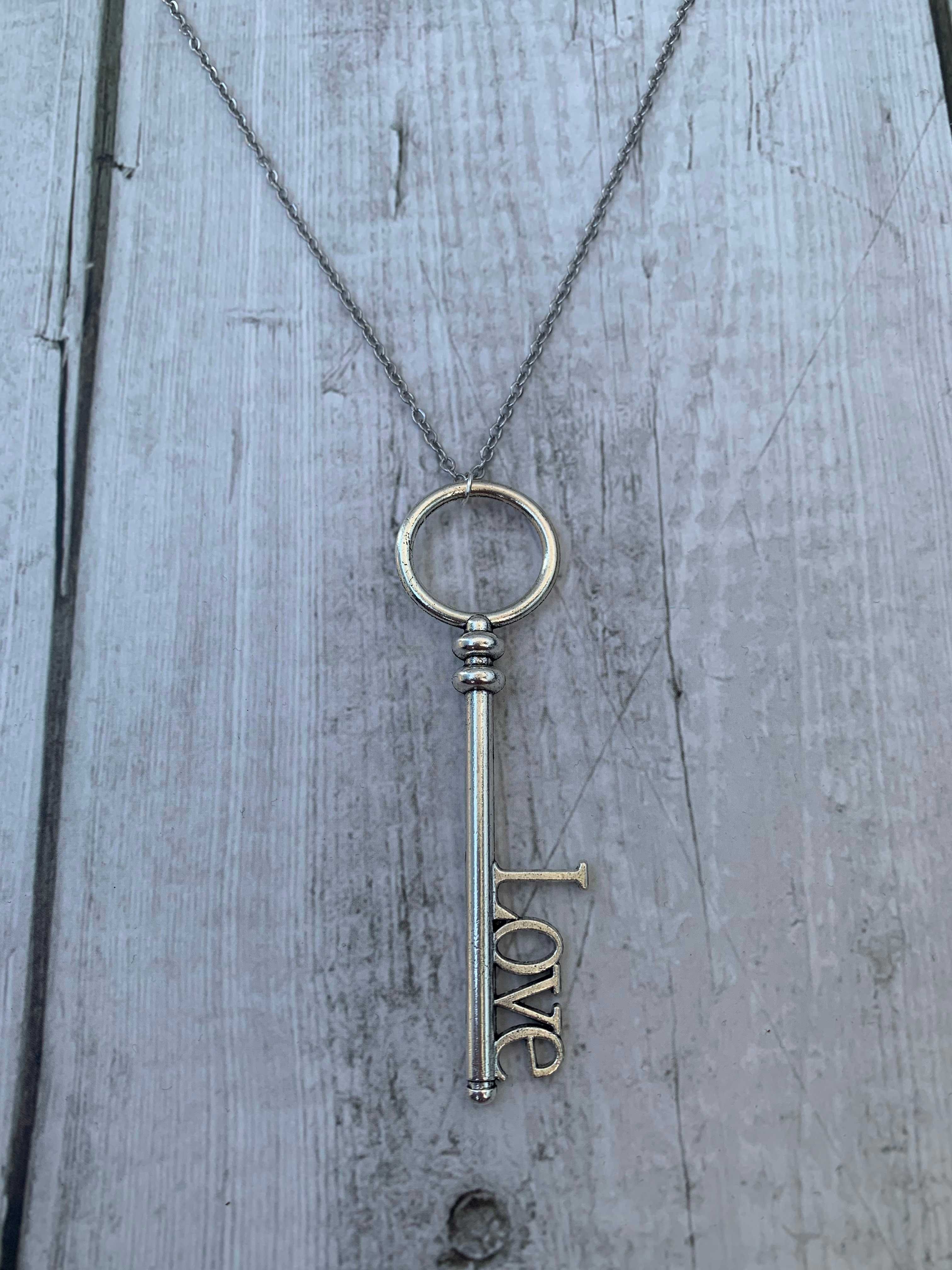 Naszyjnik łańcuszek klucz z napisem love