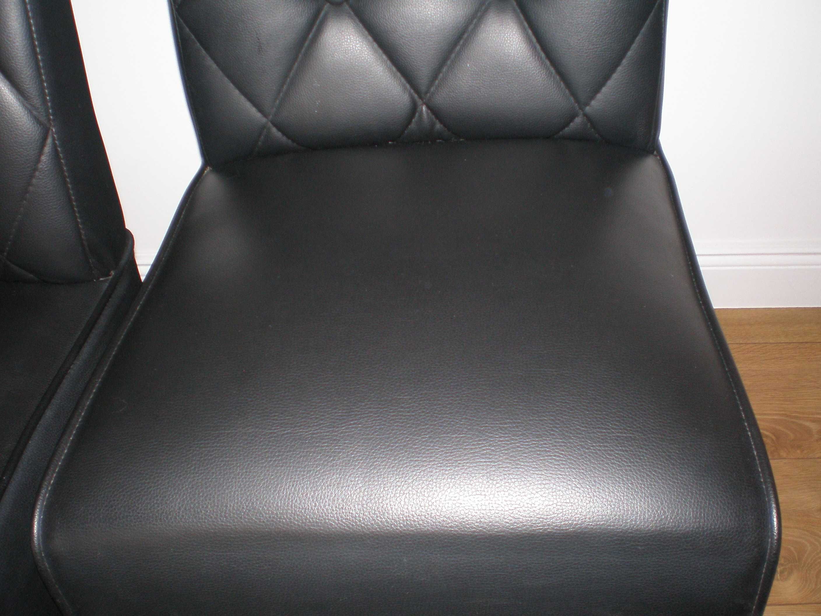 krzesła pikowane tapicerowane czarne 4 szt komplet krzeseł
