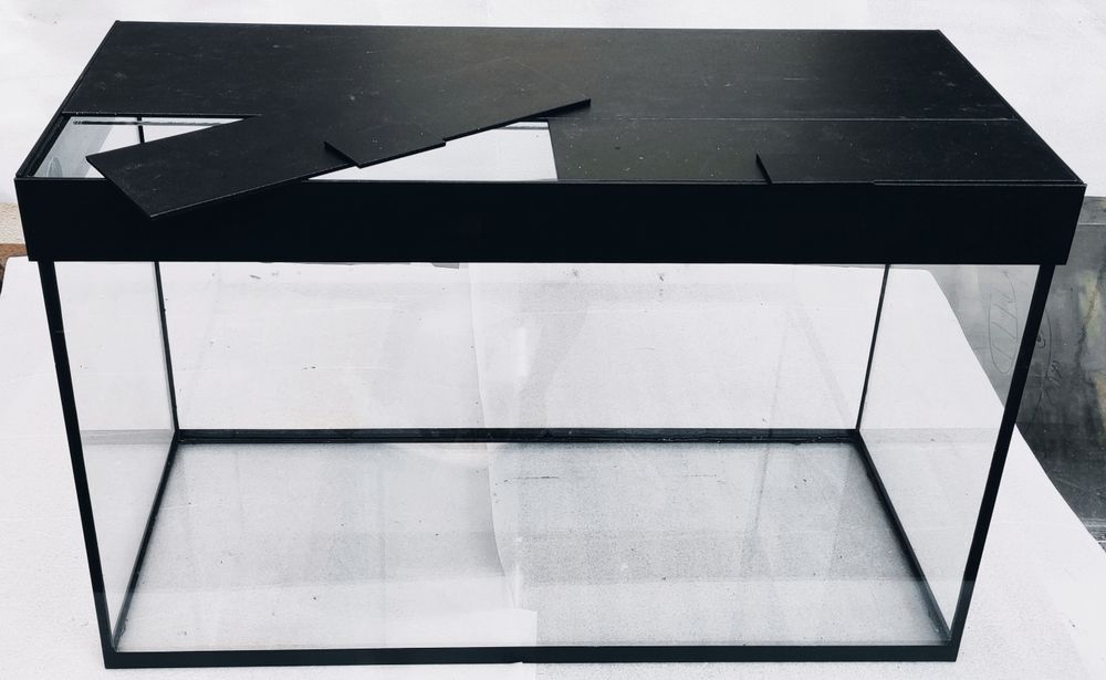 Аквариум с крышкой