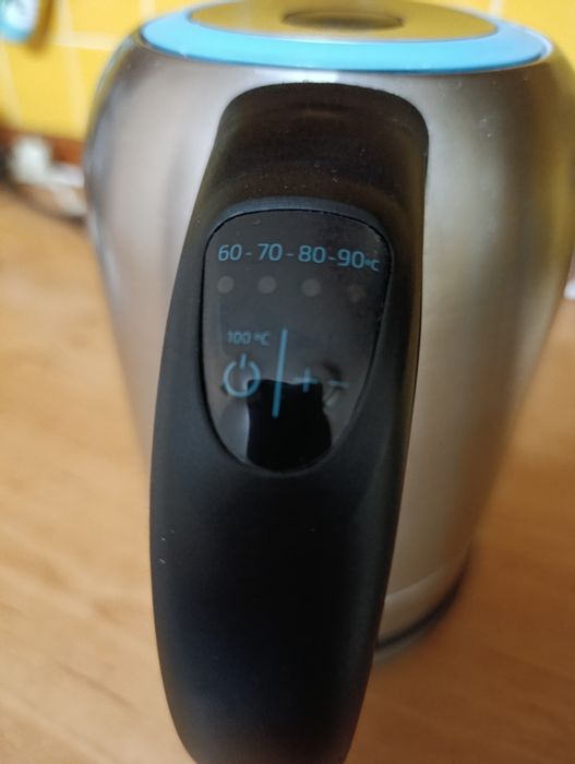 Продам електричний чайник