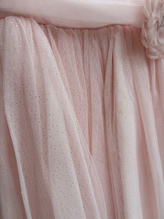 Нарядное платье с блёстками в идеальном состоянии 116 см