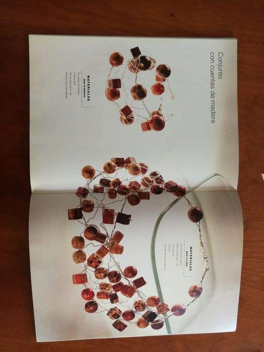Livro de bijuteria artesanato joalharia ourivesaria