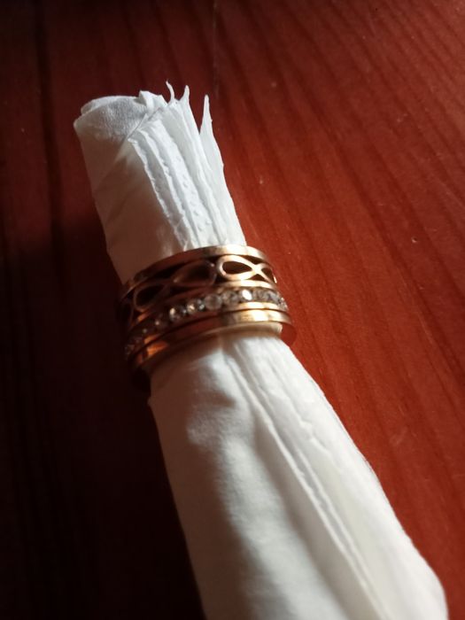 Aliança símbolo infinito e zircónias