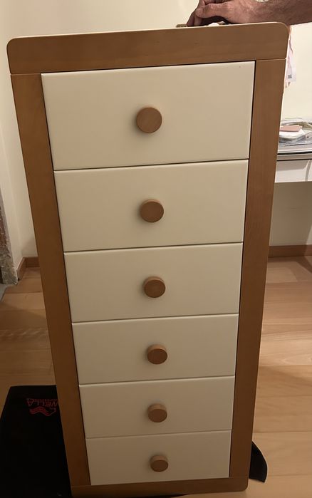 Comoda para quarto de crianca