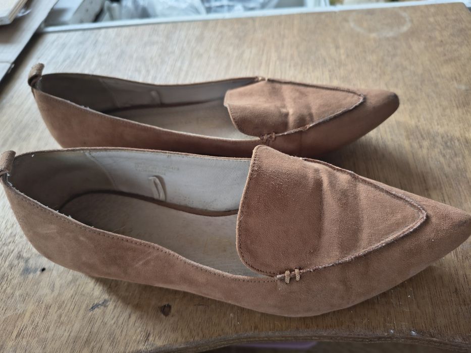 Sabrina/sapatilha usada