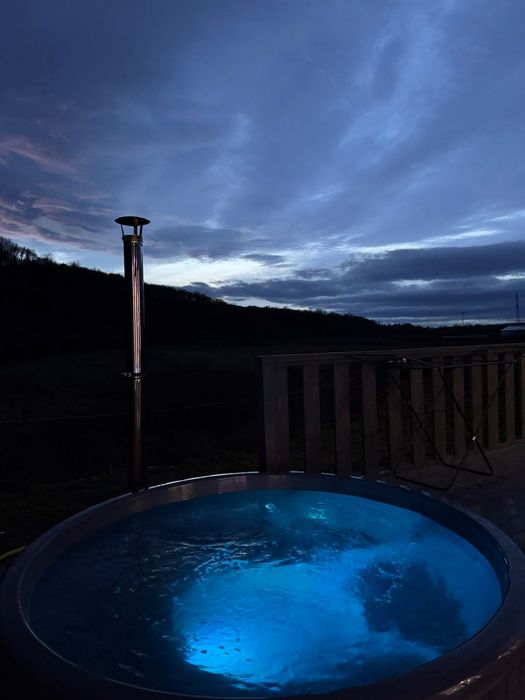 Здам в погодинну оренду басейн , сауна , чан.