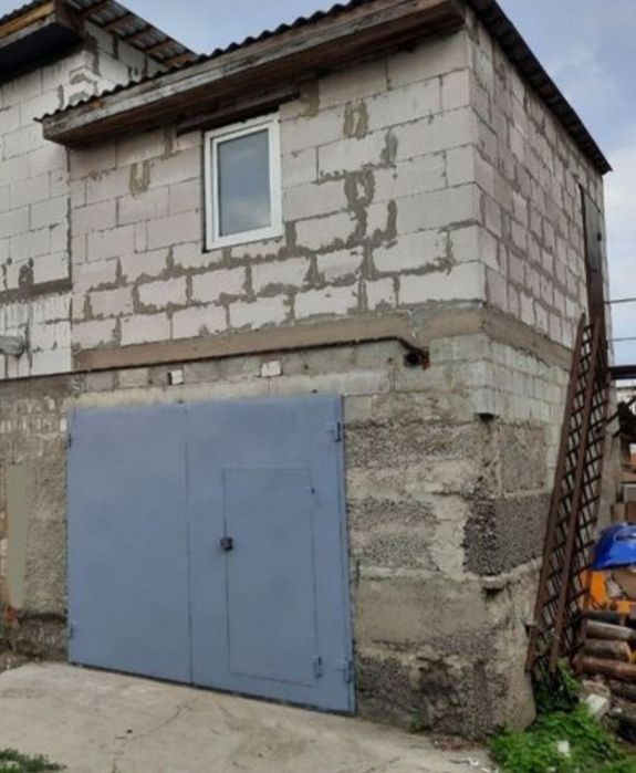 Продам двоповерховий гараж