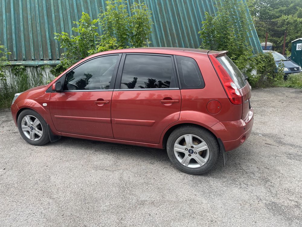 Ford fiesta 2007 рік