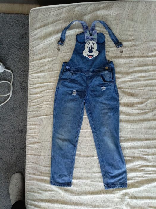 Spodnie ogrodniczki jeansowe z Minnie 122/128