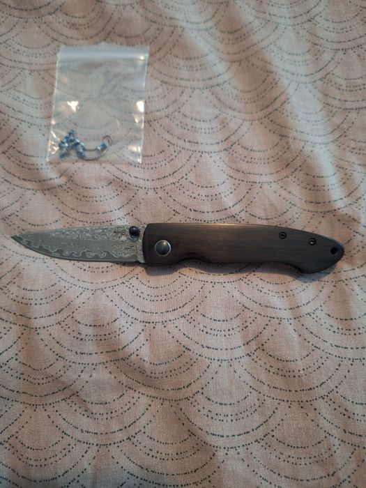 Noż ze stali damasceńskiej firmy böker