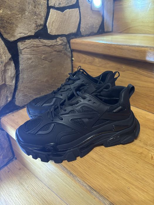 Кросівки lonza ідеальний стан