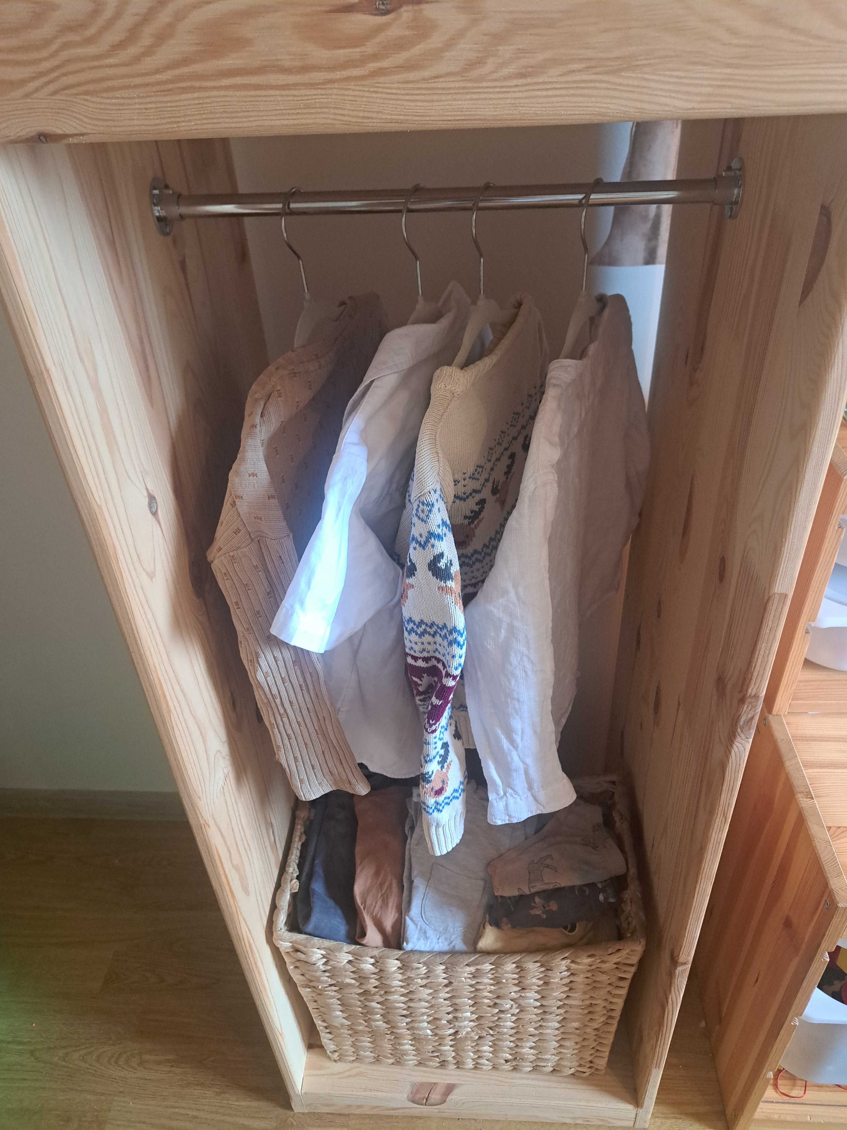 Szafa w duchu Montessori sosna