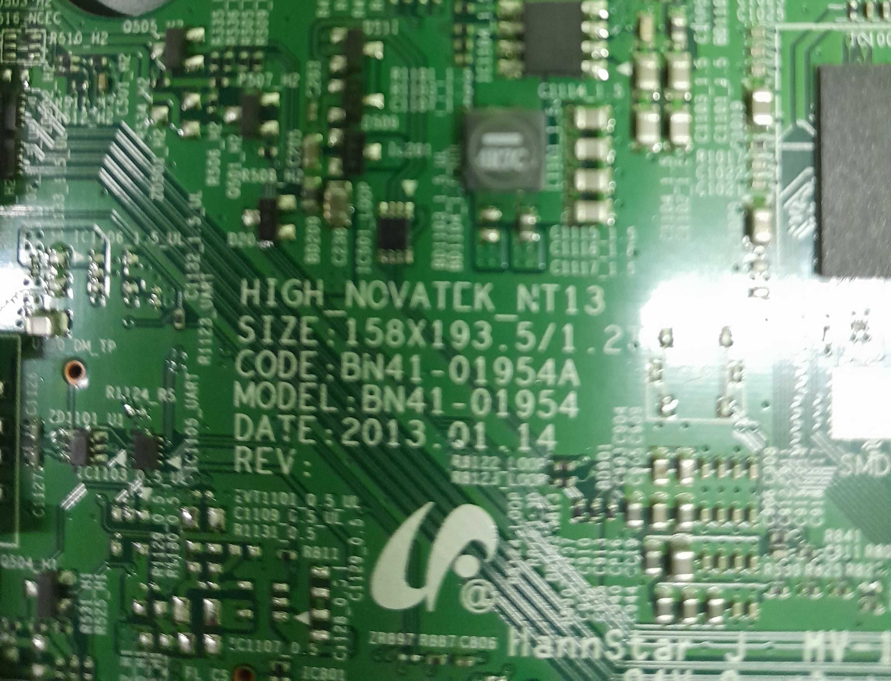 Televisão Samsung UE46F6100AW vendo todas as peças