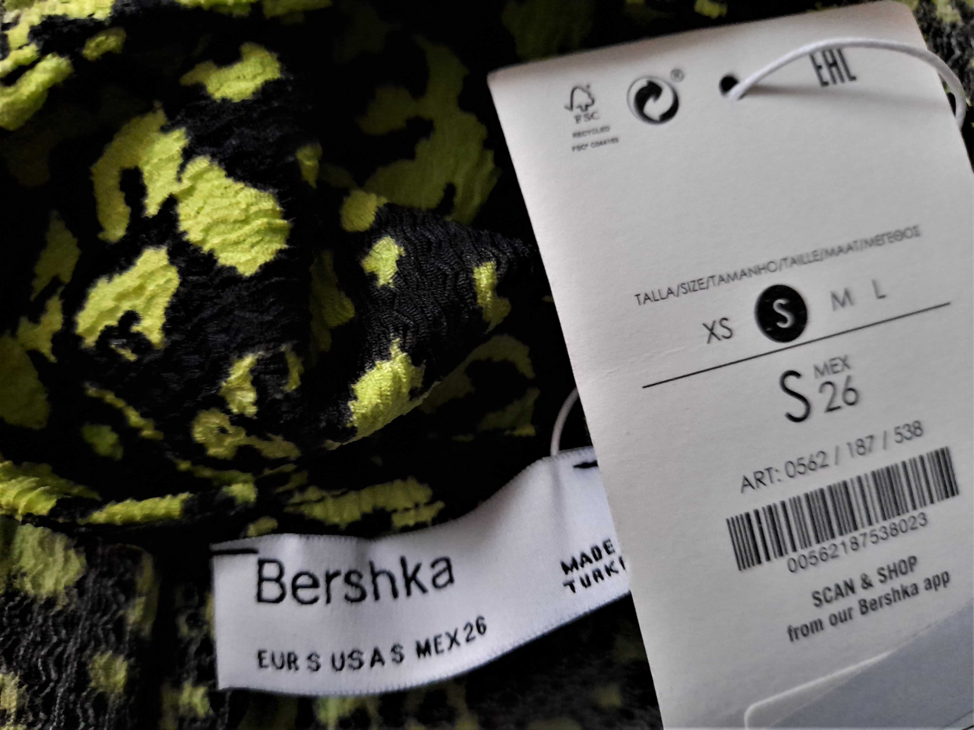 Sukienka o kroju Babydoll z zielonym wzorkiem I Wycięciem r.S Bershka