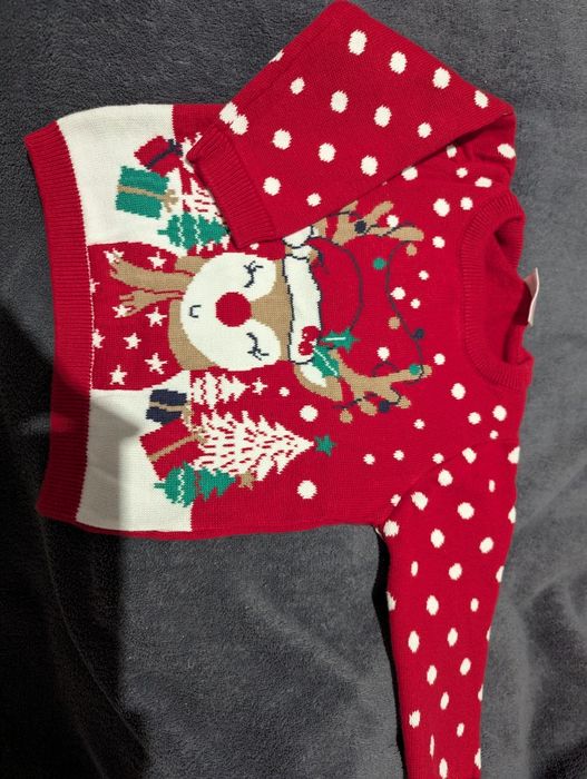 Sweterek świąteczny z reniferem