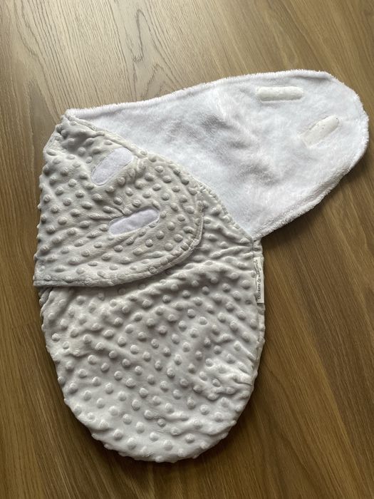 Szary otulacz niemowlęcy