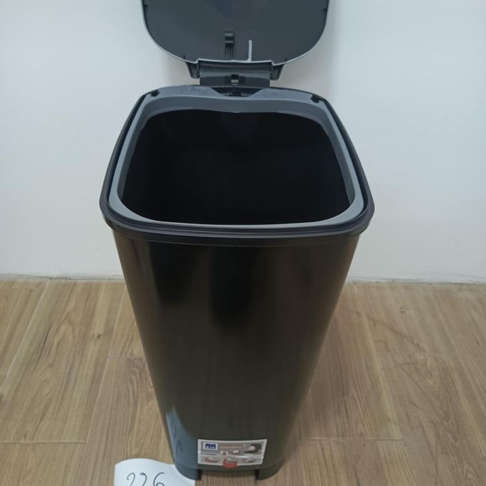 Kosz na śmieci KIS czarny 45l
