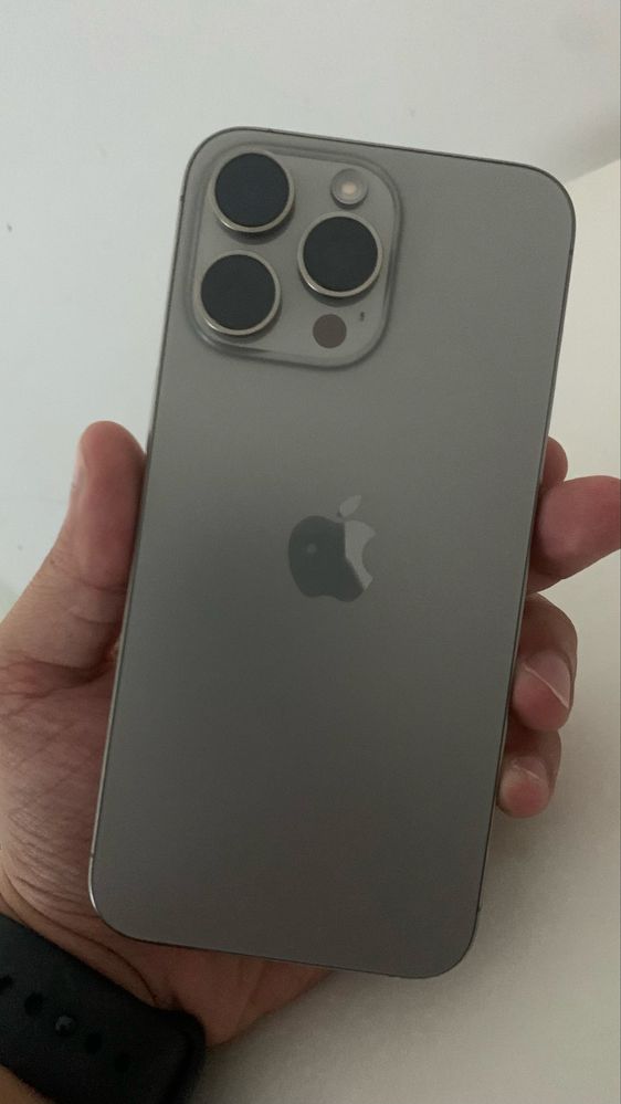 Iphone 15 pro max 256gb (novo)