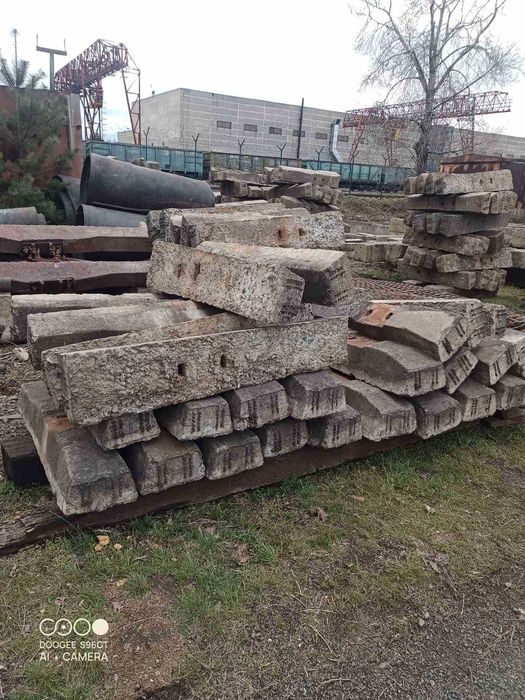 Продам фундаменты бетонные , блоки , сваи, колонны, полушпалы.