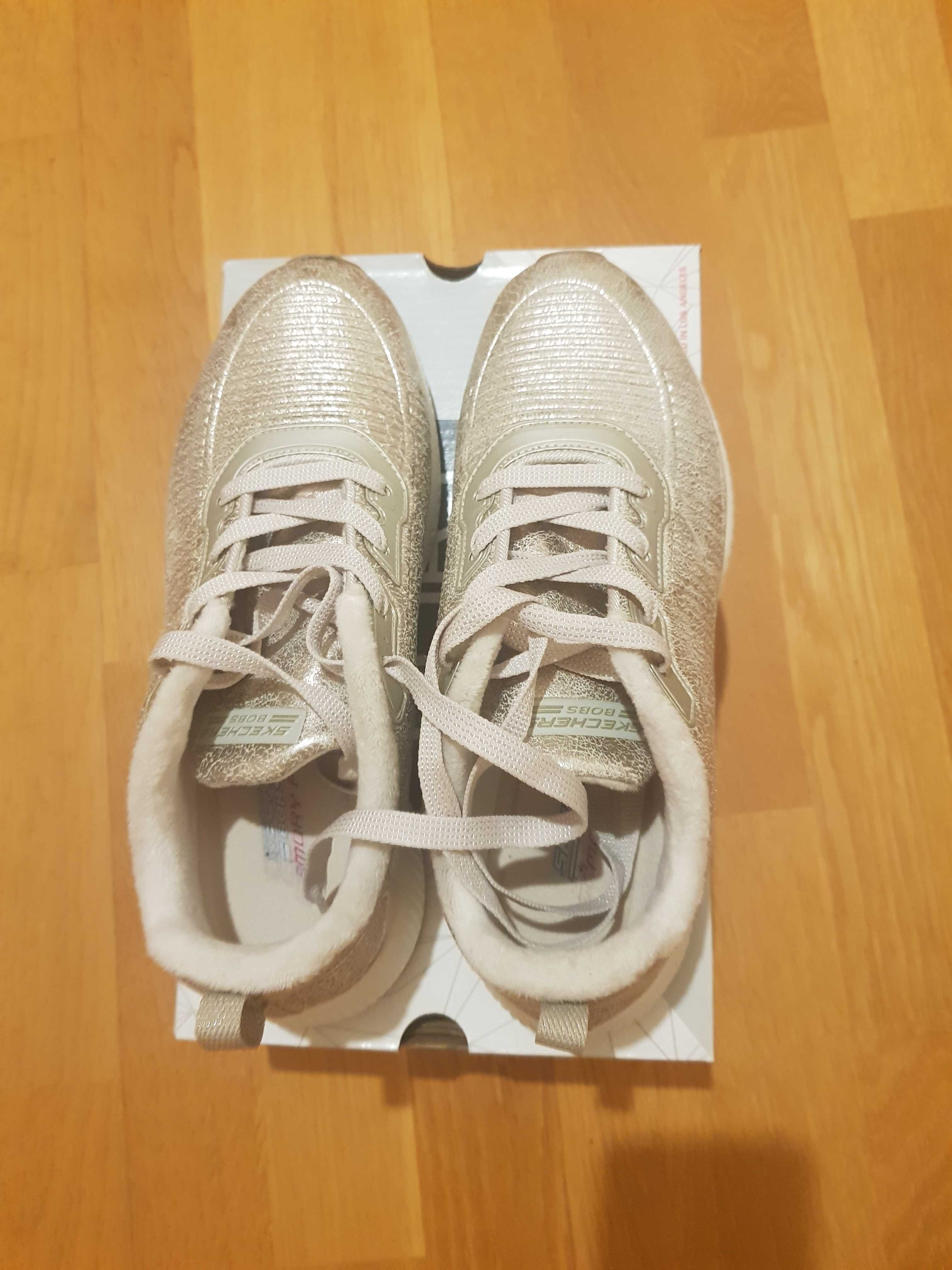 Новые кроссовки Skechers  женские (сникерсы) р.38, цвет серебро
