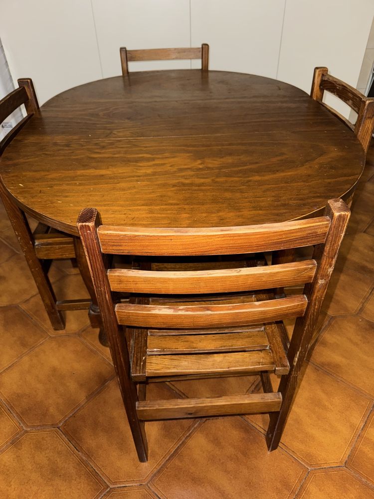 Mesa de cozinha com 4 cadeiras