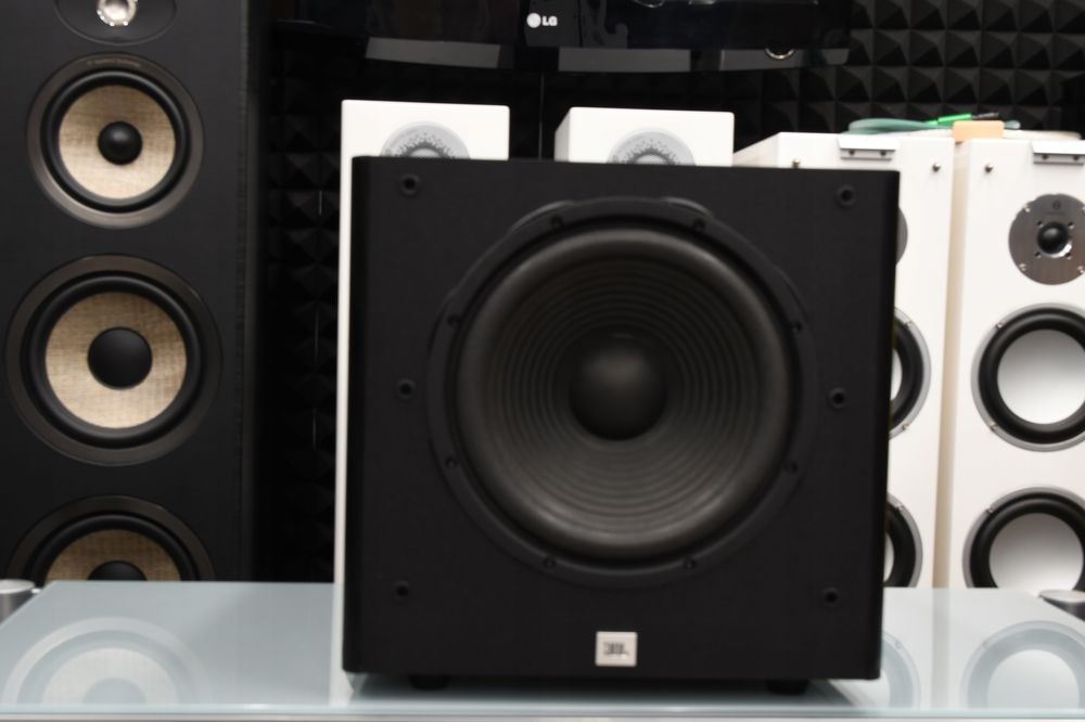Mocny subwoofer aktywny JBL Arena Sub 100P do kina domowego i muzyki