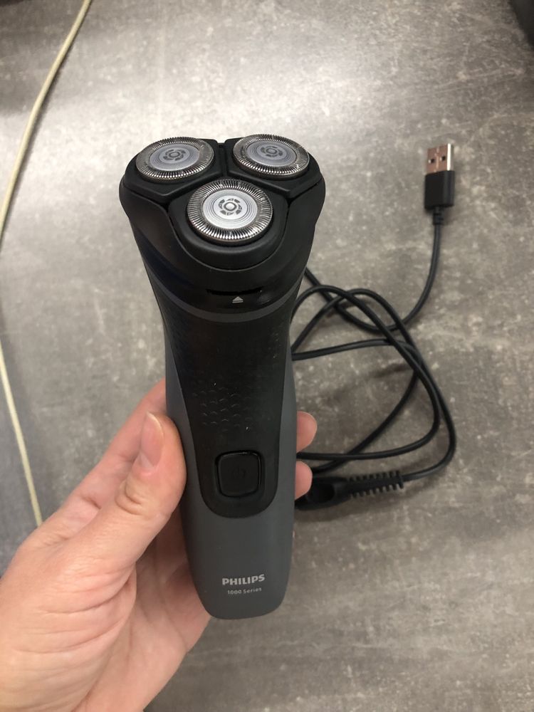 Електрическая бритва PHILIPS S1142/00