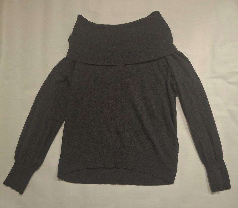 Кофта з відкритими плечами s розміру