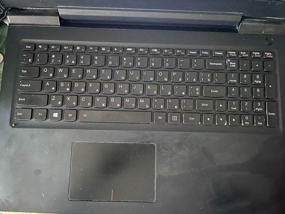 Ноутбук Lenovo ideaPad 700