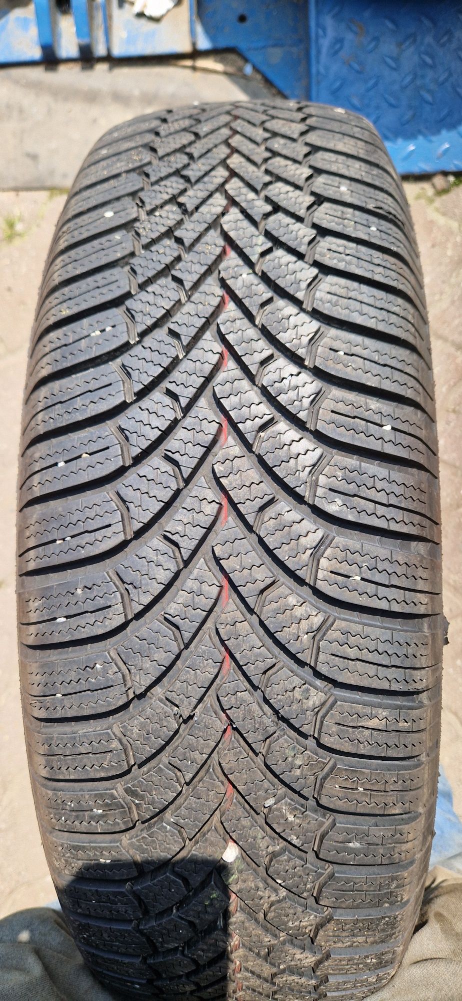 215/65 R17 103V Bridgestone Blizzak 6 7mm 2024r