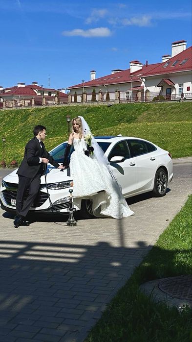 Sprzedam wyjątkową suknię ślubną – rozmiar 36